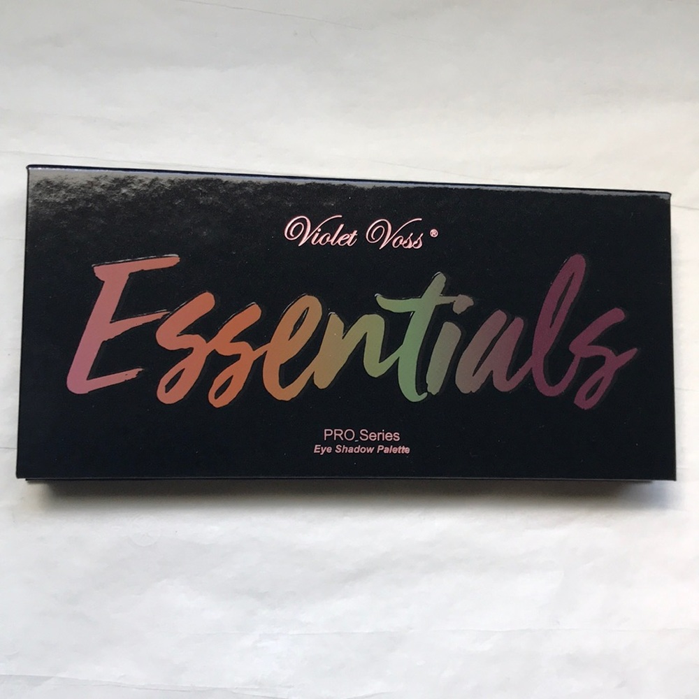 Violet Voss Essentials eyeshadow palette - Picture 5 of 6